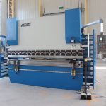 Wc67y 40t චීනය ෆොස්ෆේට් අතින් පැටවූ මැෂින් අතක් තොගයේ තල්ලු කැරකැවීමට ක්රියා කරයි