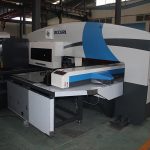 trumpf style CNC turret punch press ස්වයංක්රීය සිදුරු පැන්ජින් යන්ත්රය මිල
